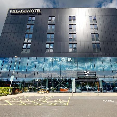 Village Hotel Портсмът Екстериор снимка